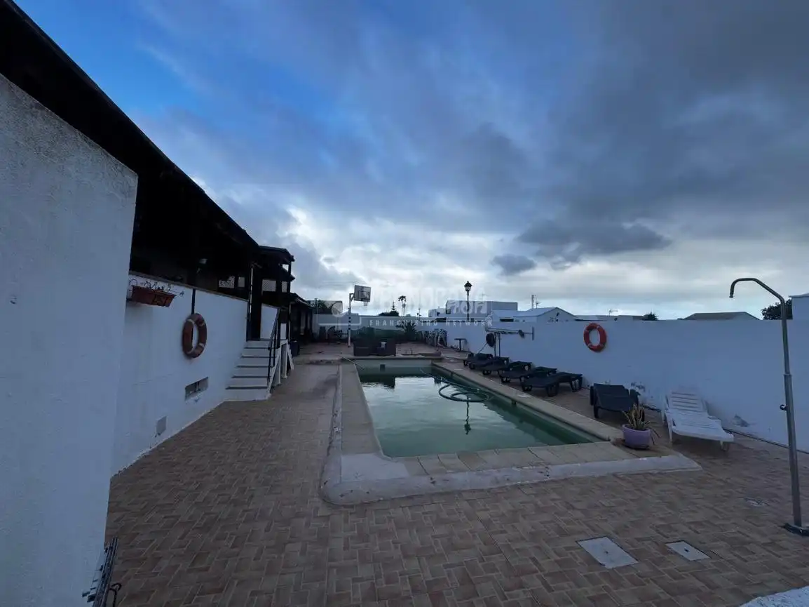 Piscina de Casa adosada en venta en Teguise con Terraza y Balcón