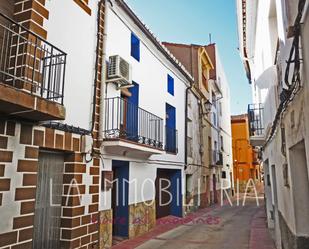 Vista exterior de Casa adosada en venda en Ariño amb Aire condicionat i Terrassa