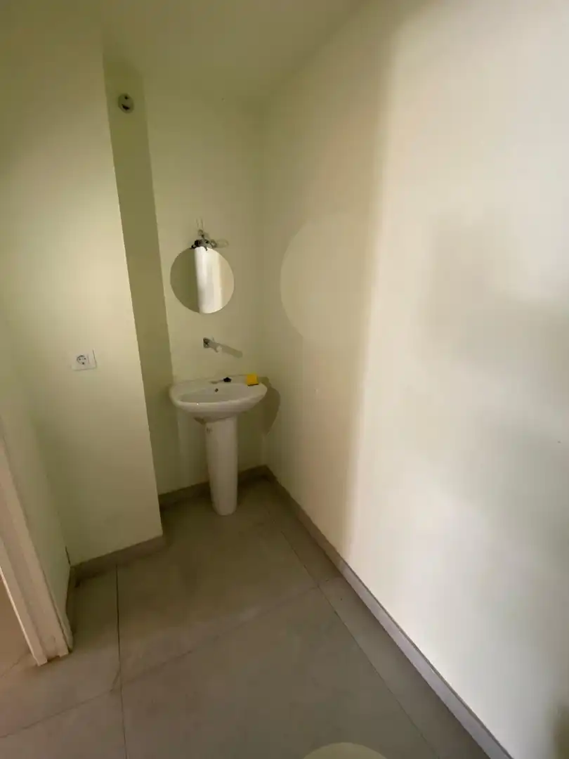 Baño de Local de alquiler en Mairena del Aljarafe