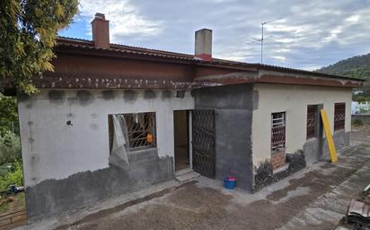 Vista exterior de Casa o xalet en venda en Torrelles de Llobregat amb Calefacció, Terrassa i Forn