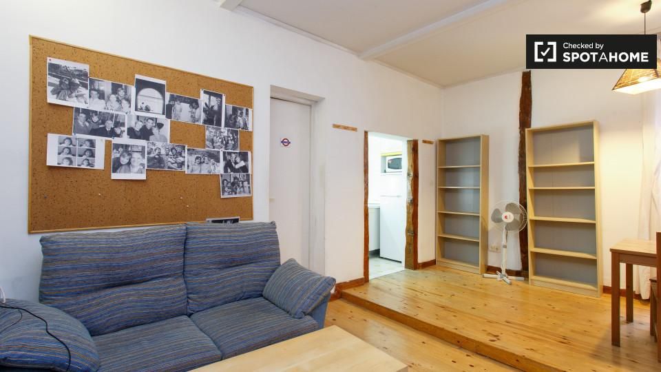 Sala d'estar de Pis de lloguer en  Madrid Capital amb Aire condicionat, Calefacció i Moblat