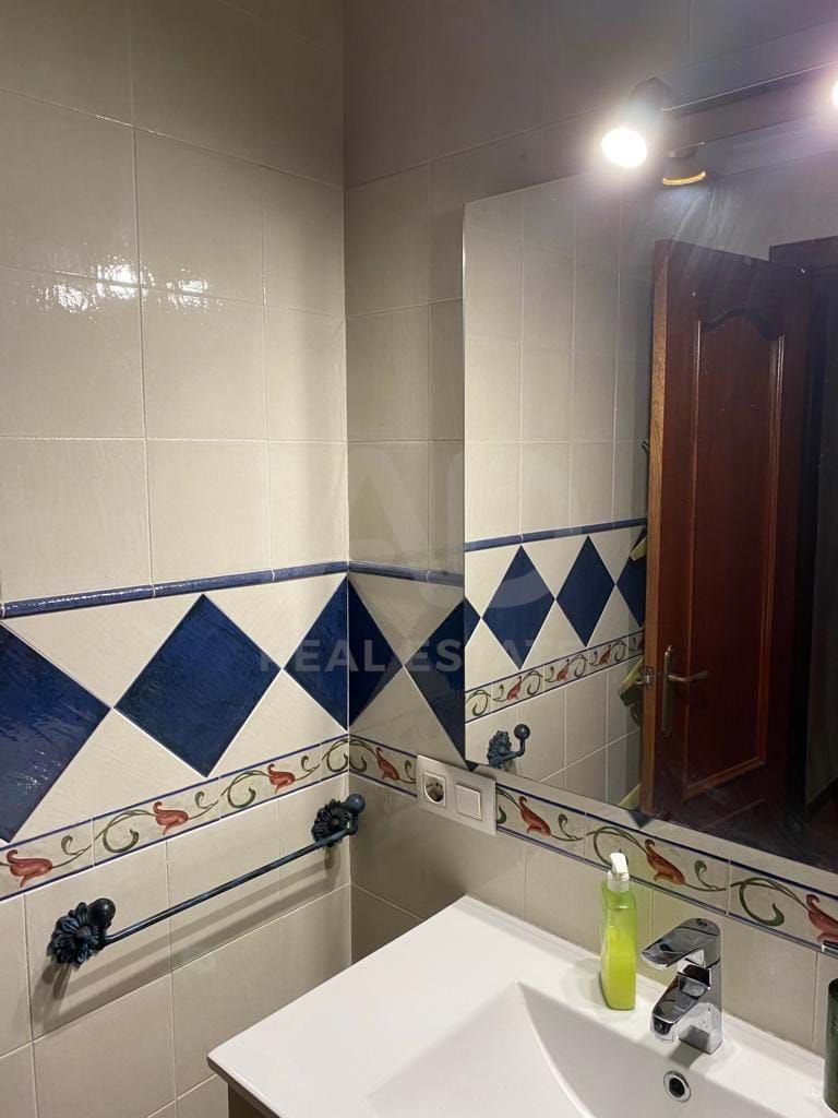 Bathroom of Flat for sale in Palma del Río  with Air Conditioner, Heating and Terrace