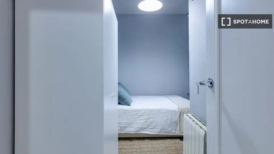 Bedroom of Flat for share in Sant Andreu
