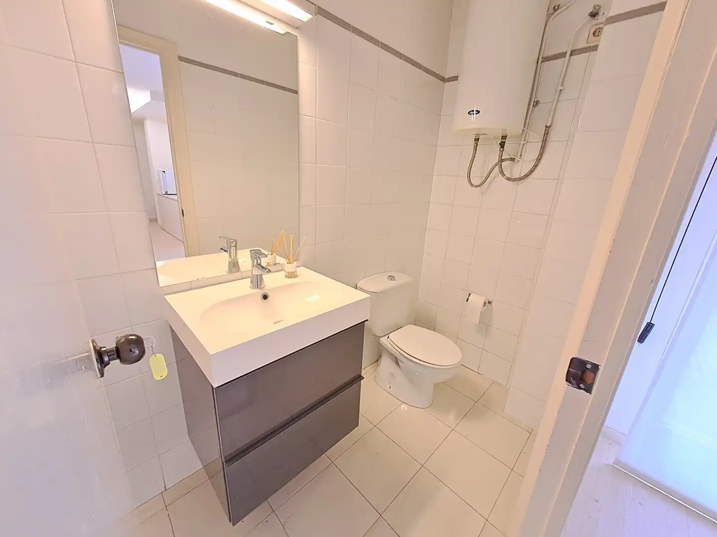 Baño de Local de alquiler en Sant Joan Despí con Aire acondicionado