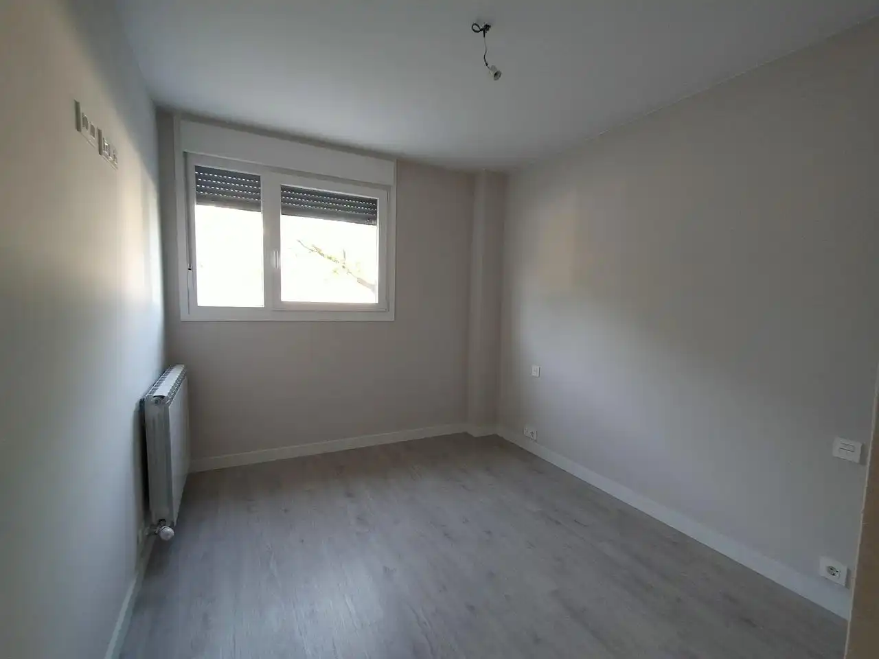 Schlafzimmer von Wohnung zum Verkauf in Zaragoza mit Klimaanlage, Heizung und Terrasse