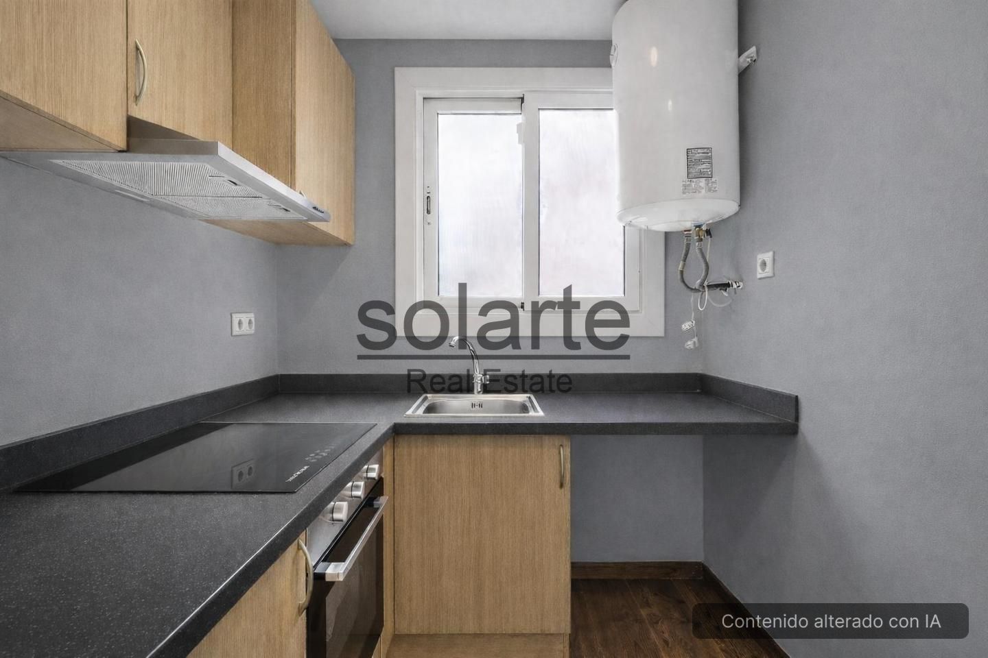 Cocina de Piso en venta en L'Hospitalet de Llobregat con Parquet