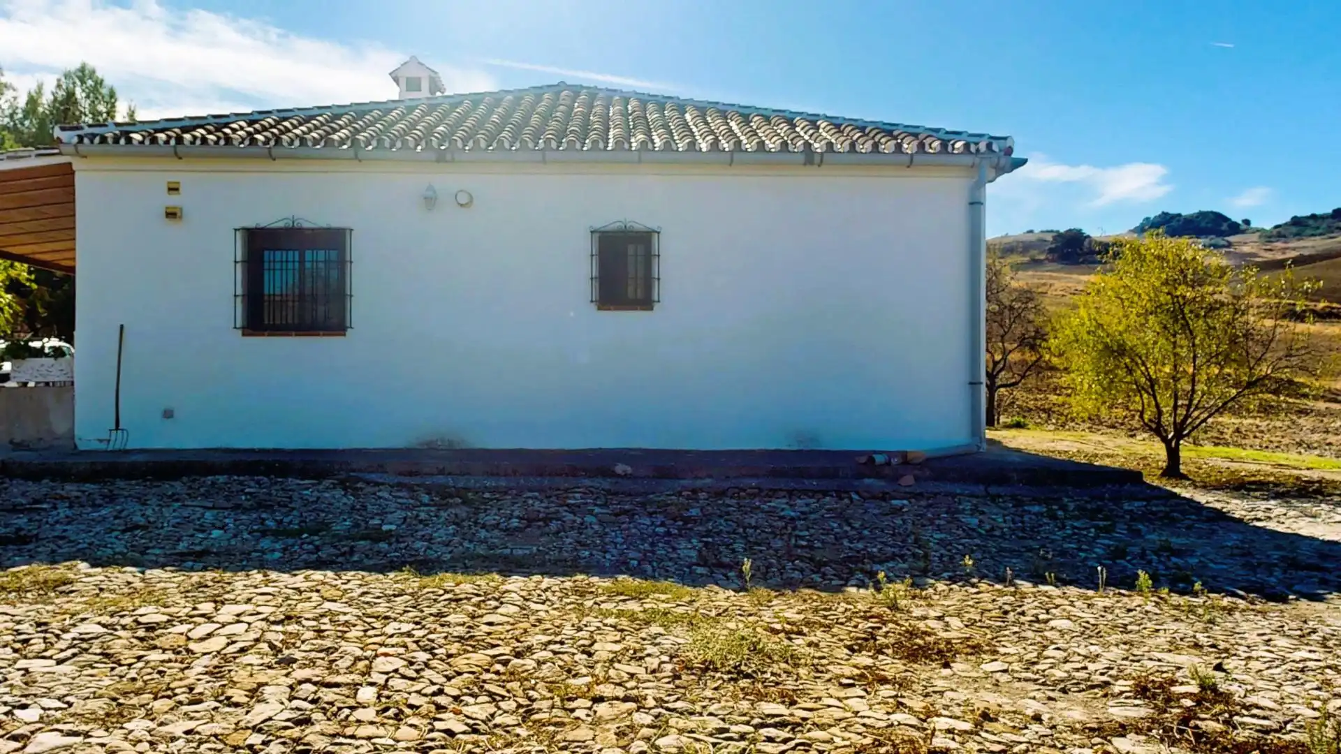 Vista exterior de Terreno en venta en Montecorto