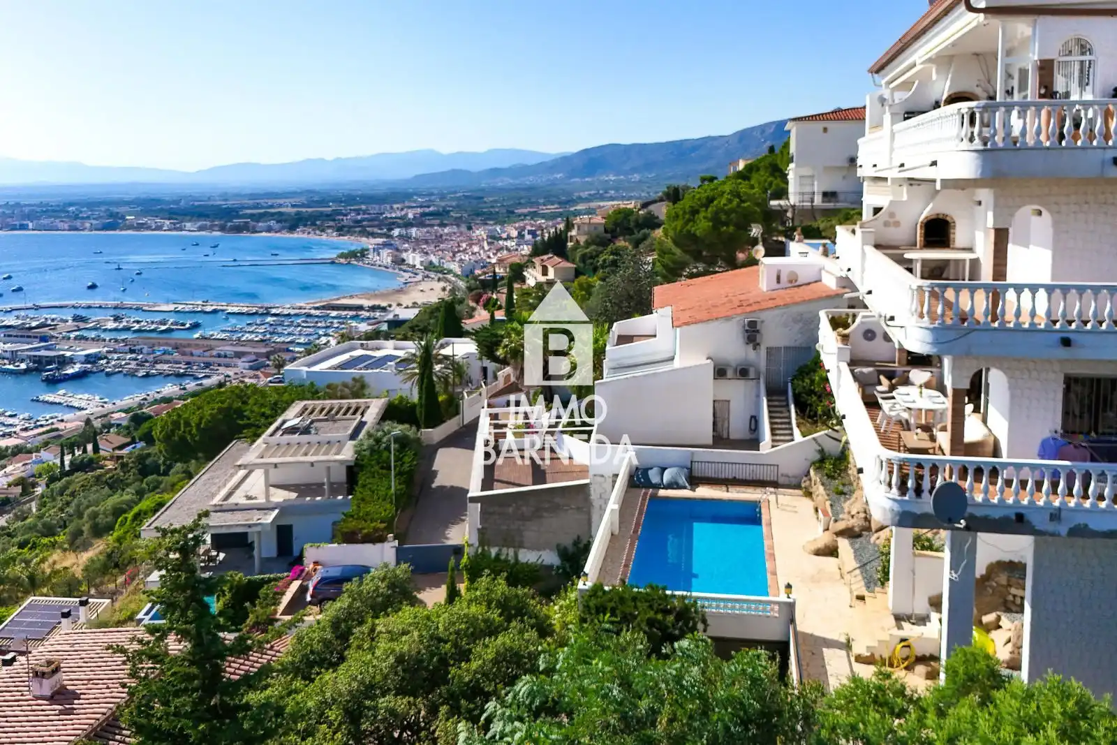 Flat for sale in Roses  with Air Conditioner, Heating and Terrace