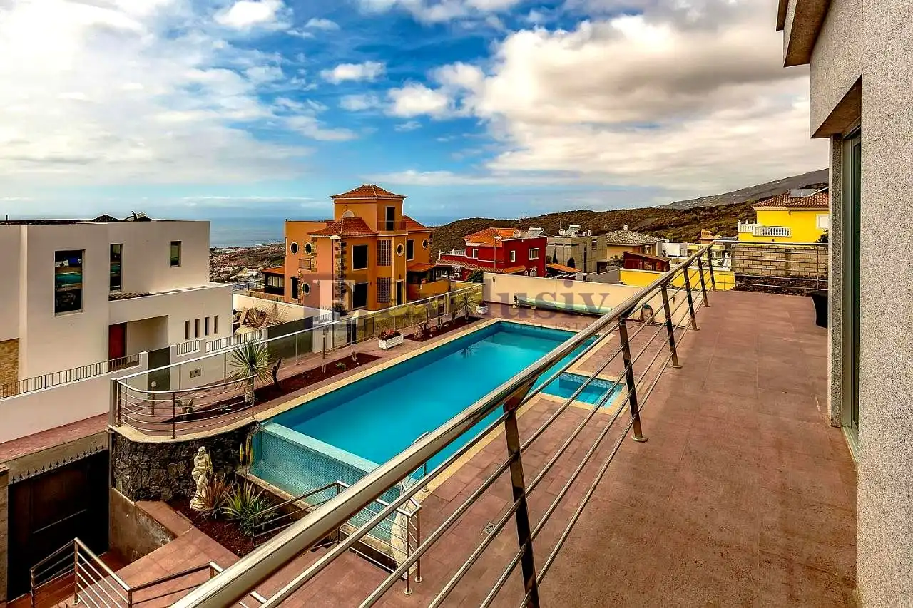 Casa con piscina en venta en Costa Adeje