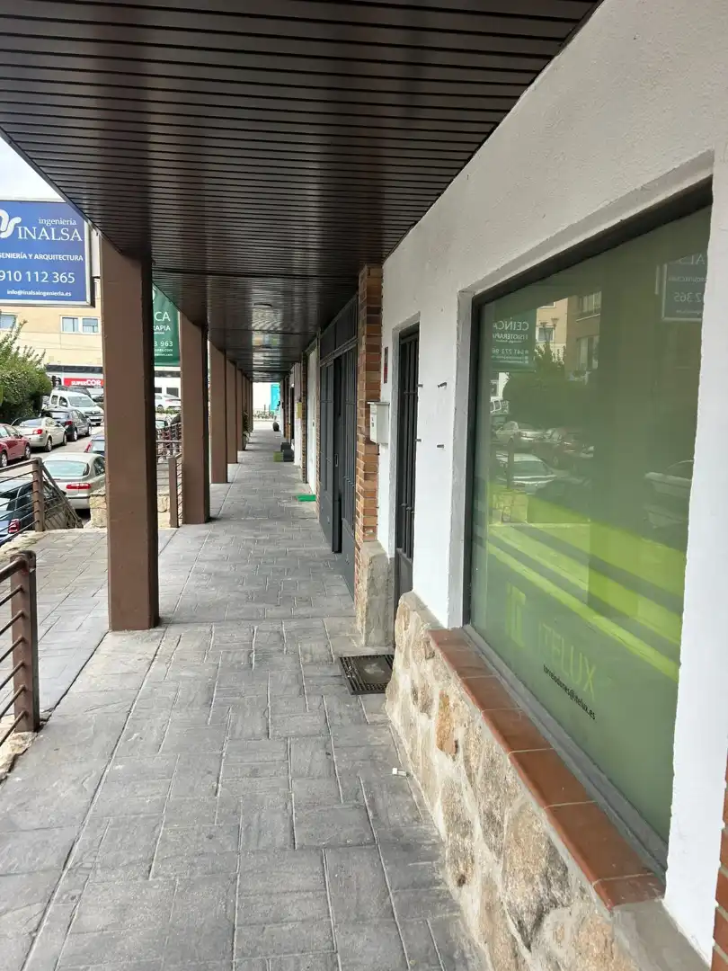 Vista exterior de Local de alquiler en Torrelodones