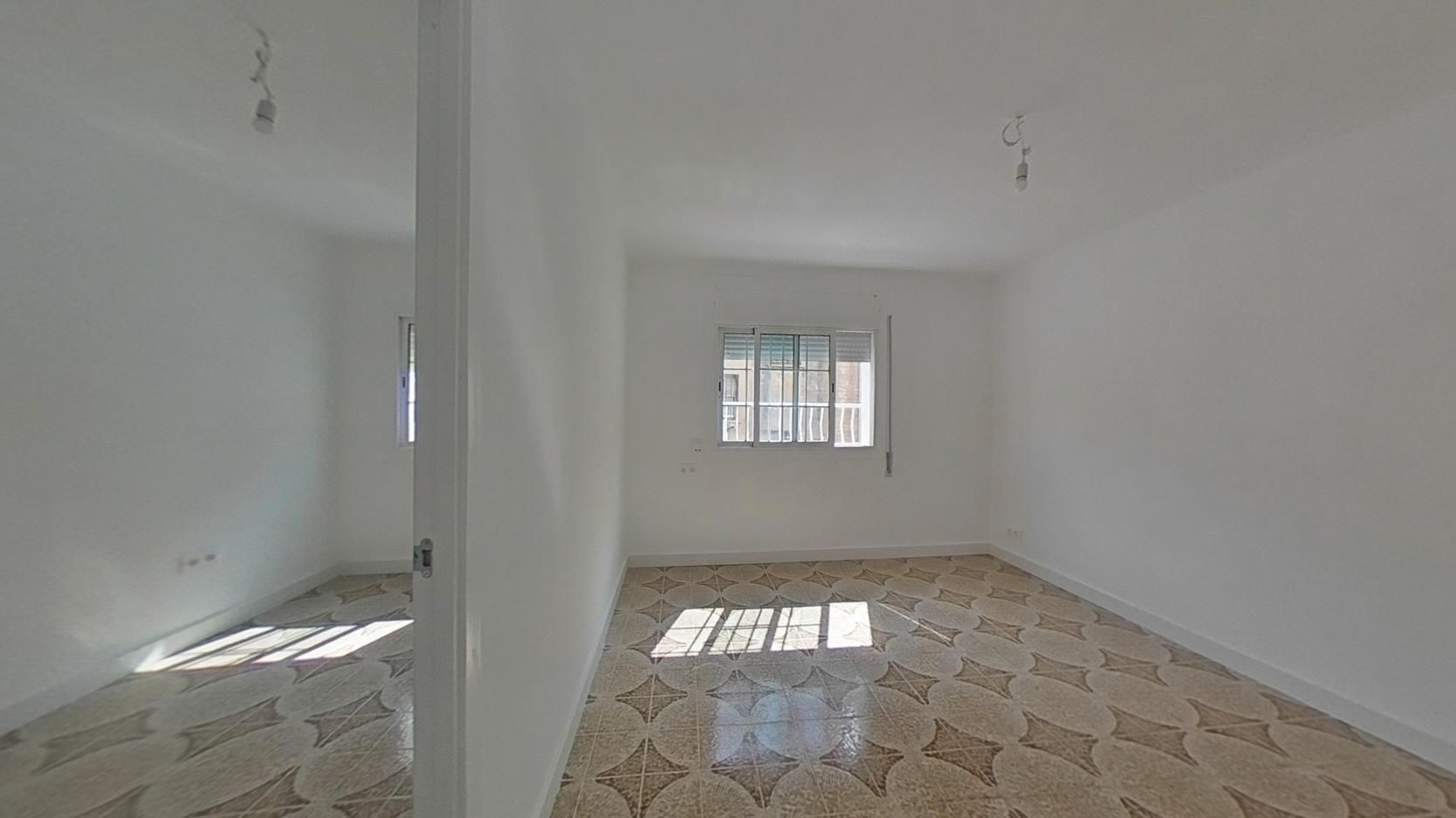 Bedroom of Flat for sale in Badalona  with Oven