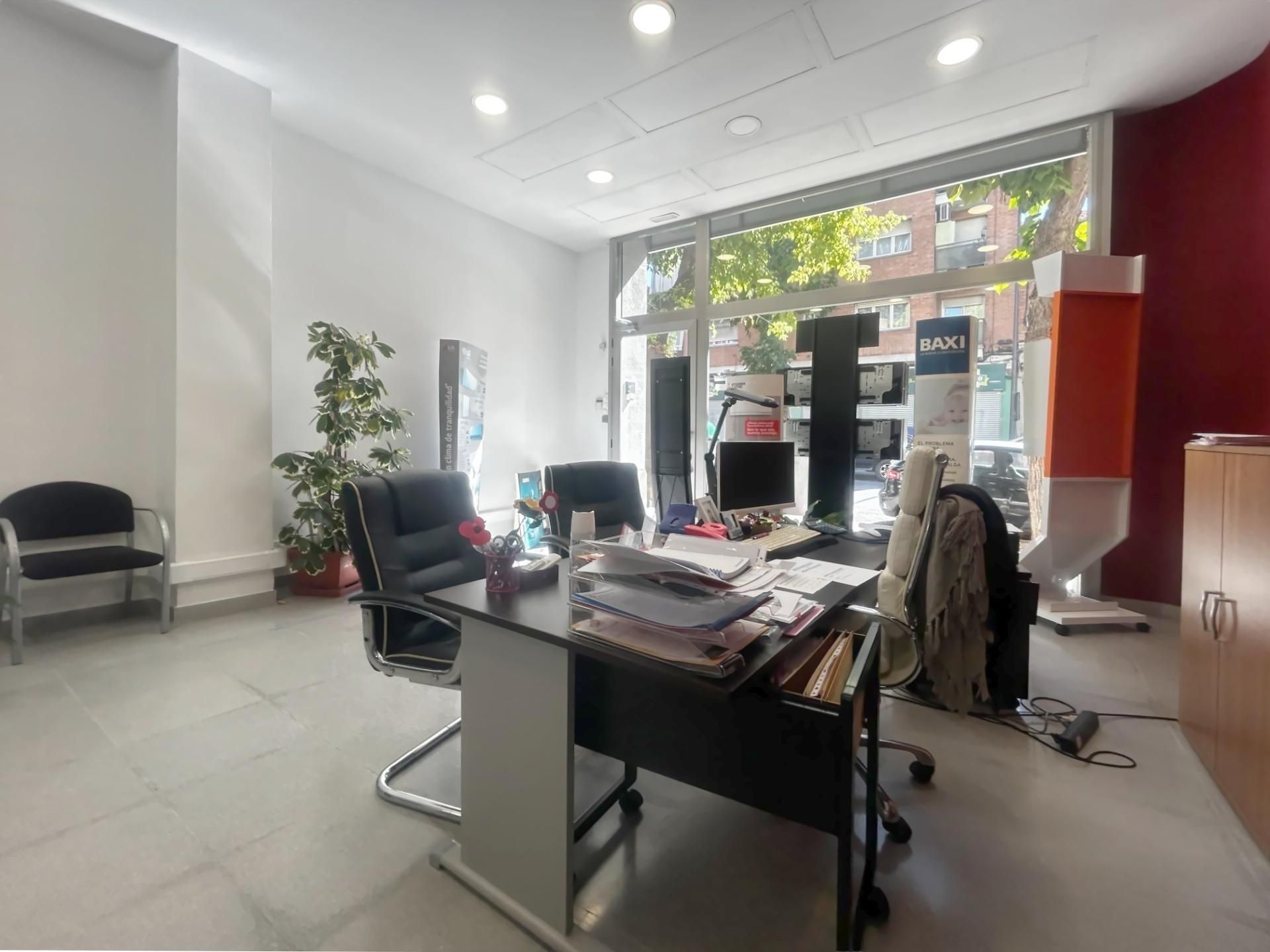 Premises for sale in  Lleida Capital  with Air Conditioner