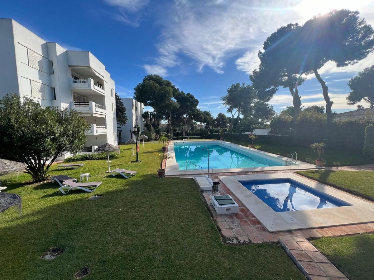 Piscina de Apartament de lloguer en Marbella amb Aire condicionat, Calefacció i Terrassa