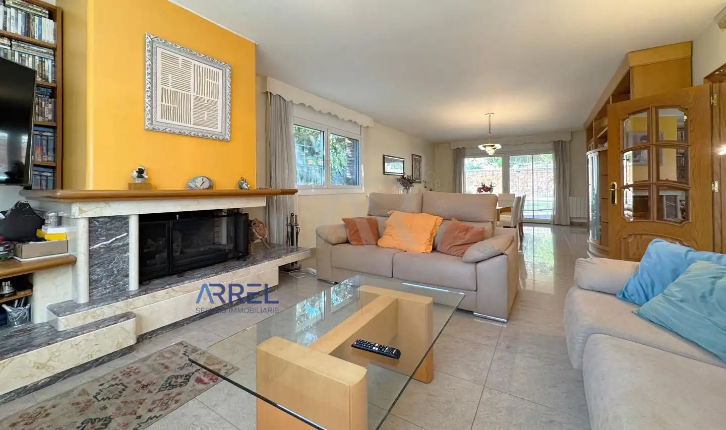 Sala de estar de Casa o chalet en venta en Vallromanes con Jardín privado, Terraza y Piscina