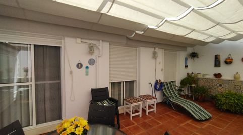 Piso muy amplio con terraza y garaje en primera planta