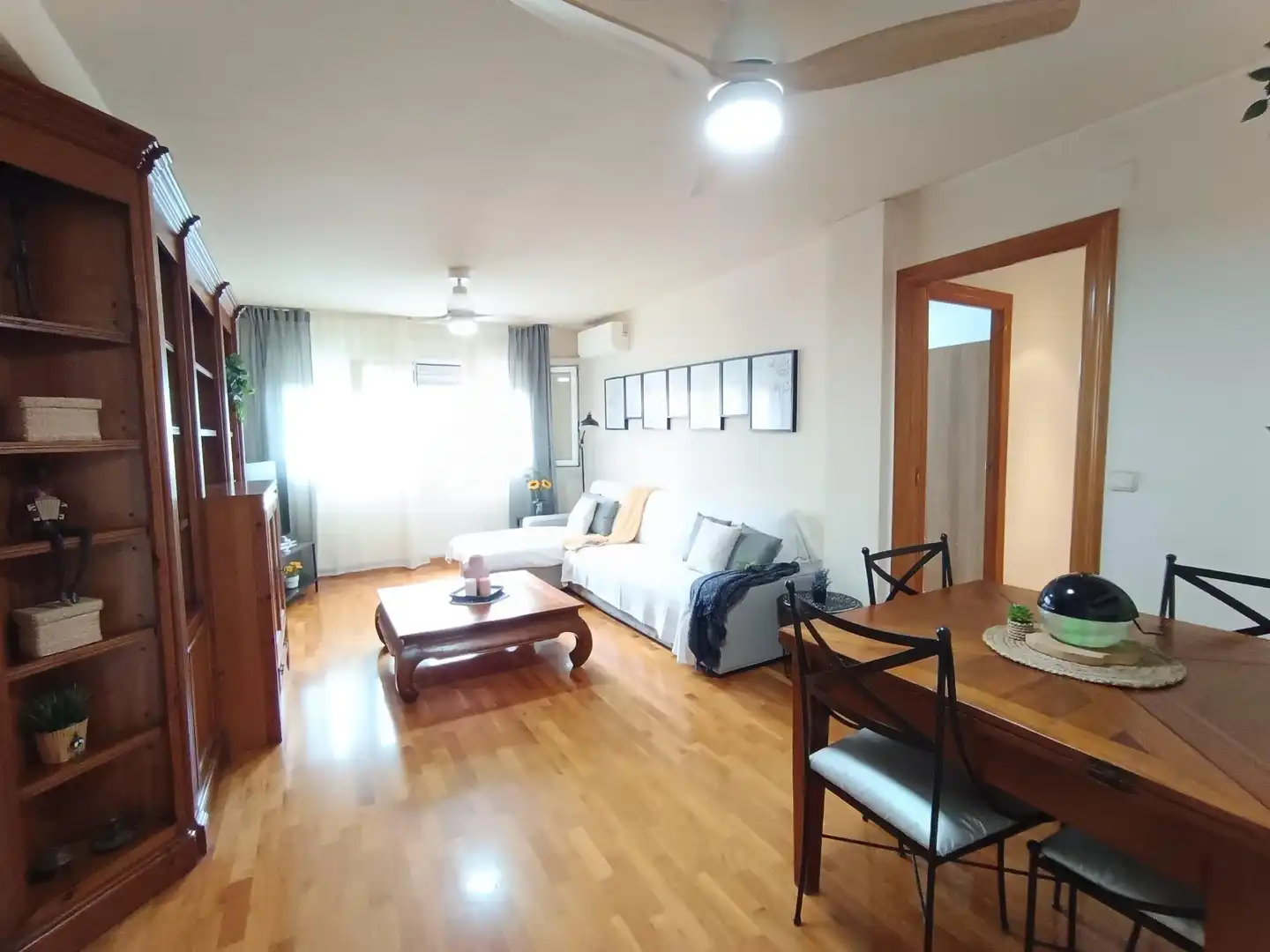 Sala de estar de Piso en venta en Murcia con Aire acondicionado, Parquet y Amueblado