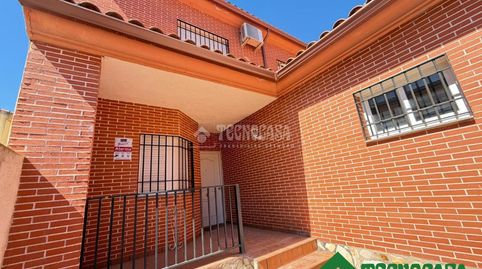 Foto 2 de Casa adosada en venta en Rielves, Toledo
