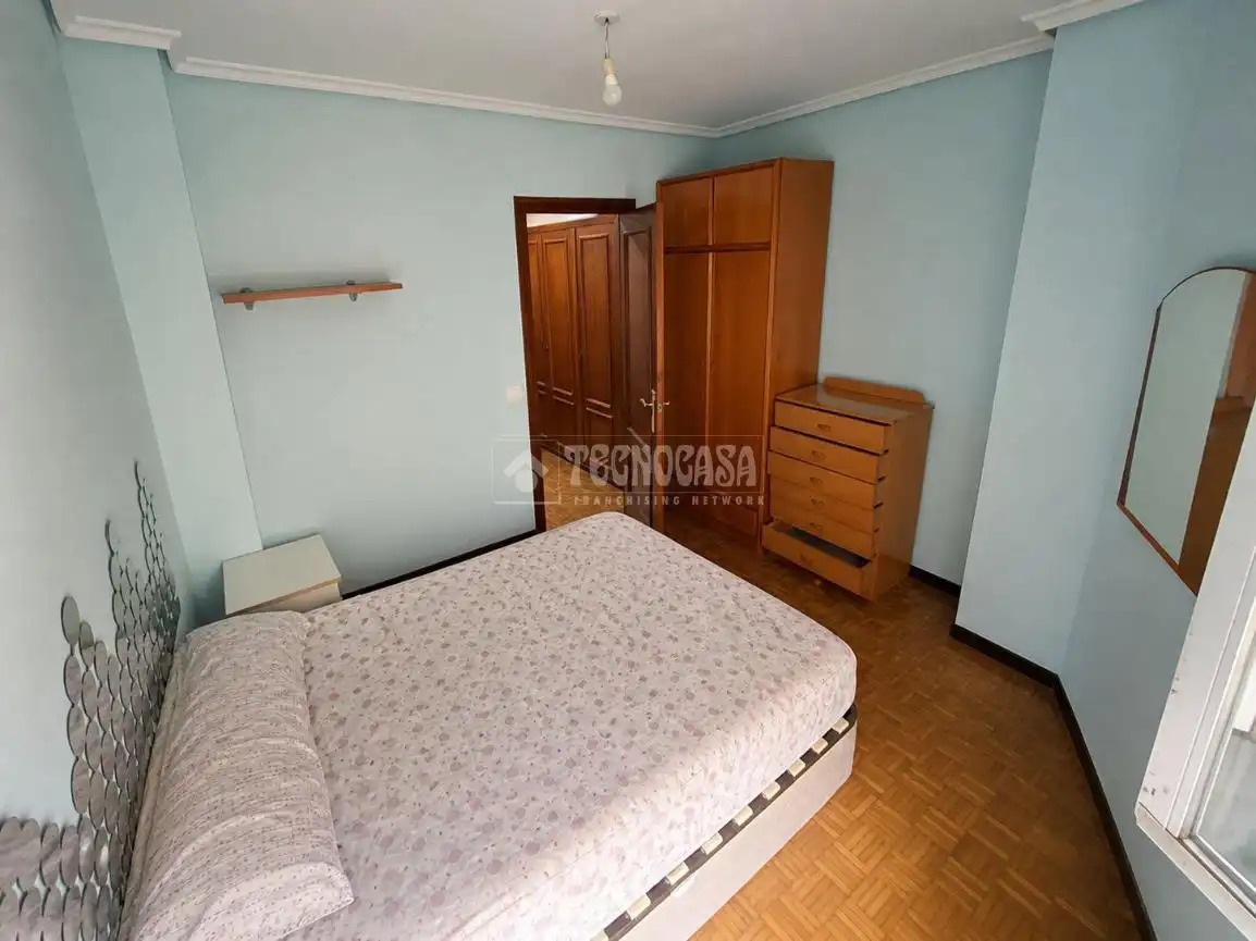Habitación de Piso en venta en Santander con Calefacción y Alarma