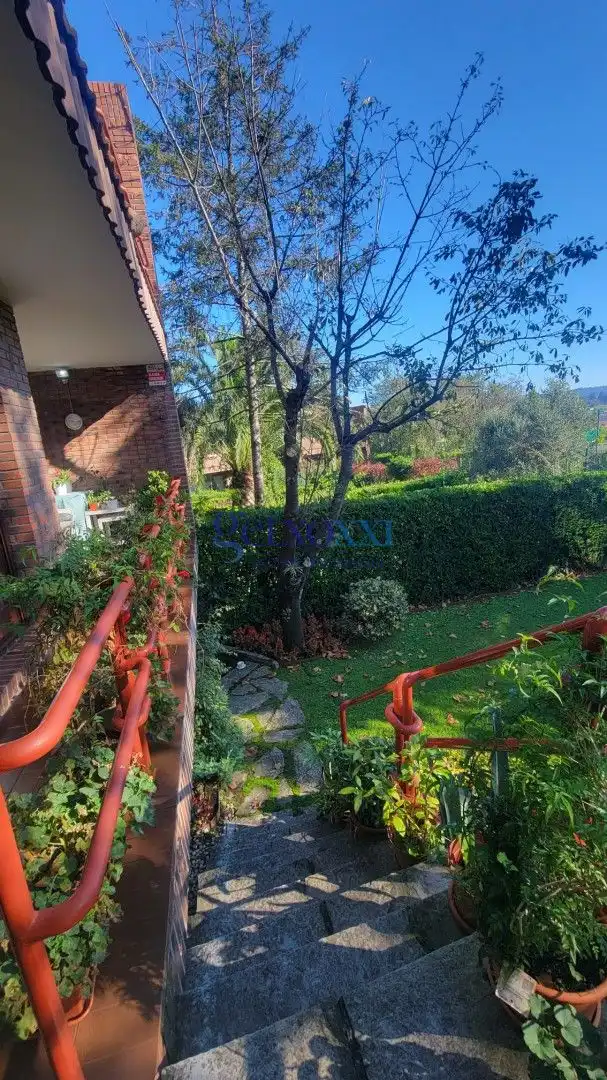Jardí de Casa adosada en venda en Leioa amb Calefacció, Jardí privat i Terrassa