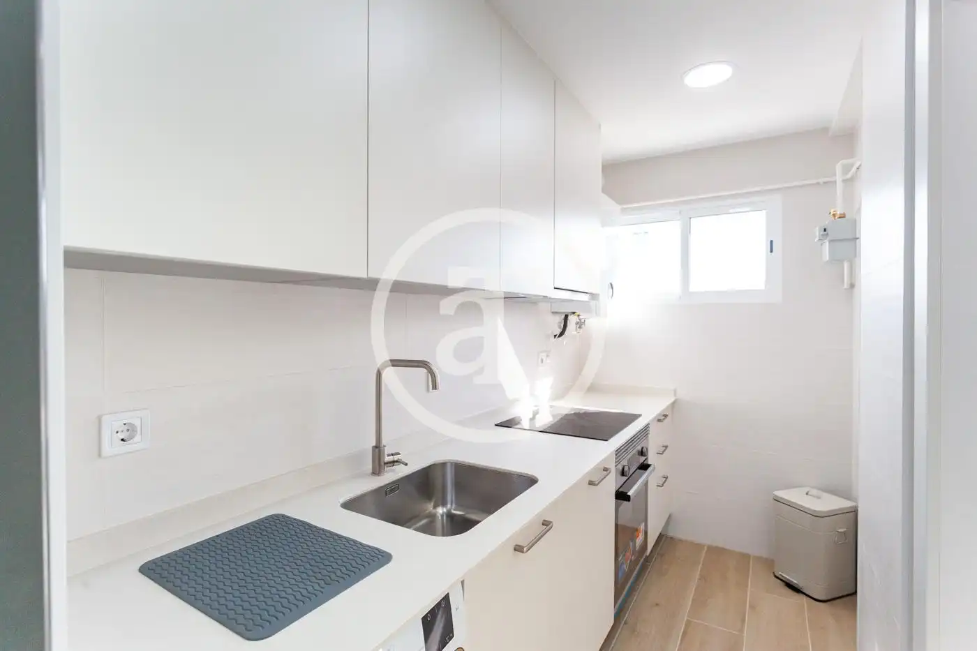 Kitchen of Flat for rent in Madrid  with Heating, Furnished and Oven