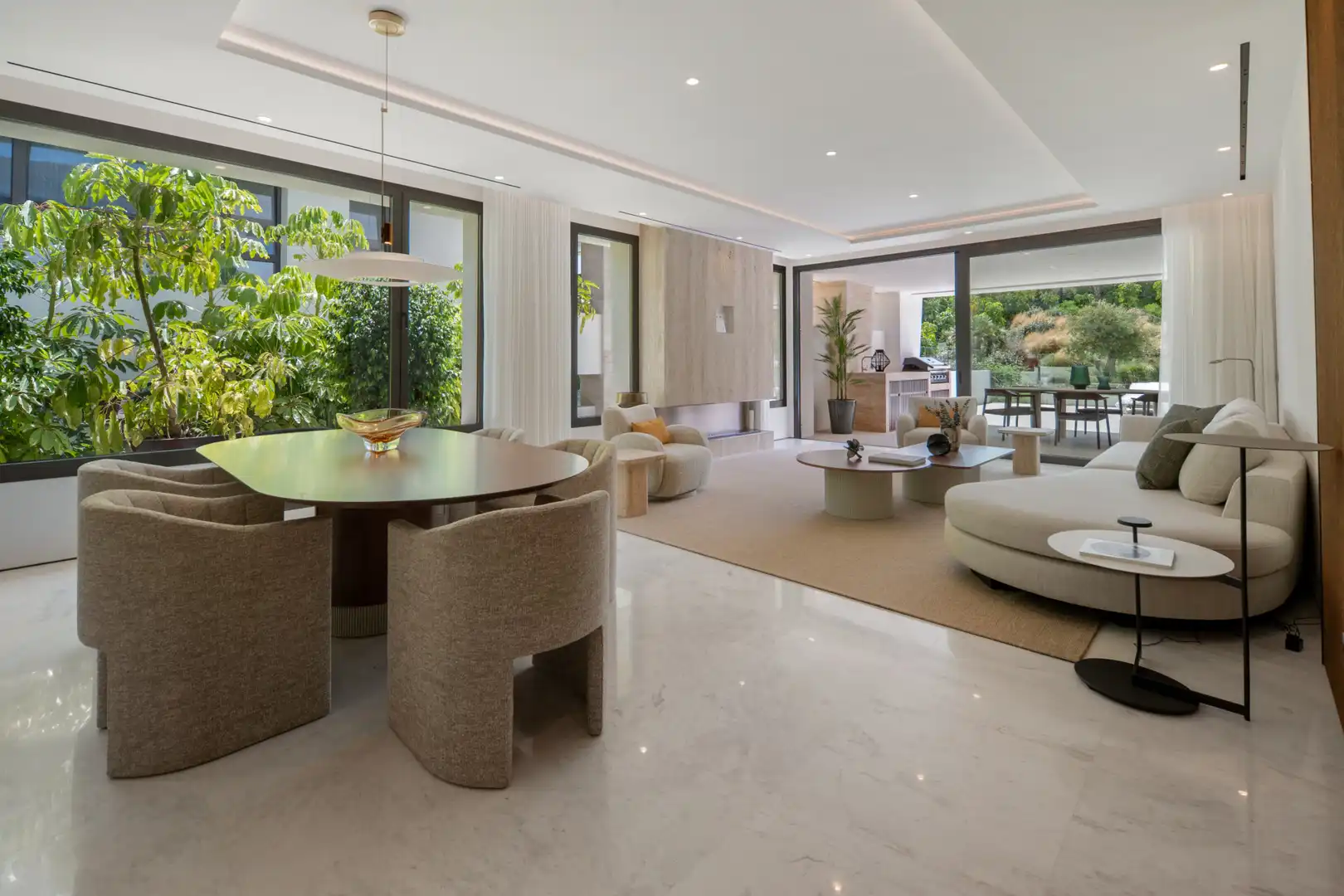 Sala d'estar de Planta baixa en venda en Marbella amb Aire condicionat, Calefacció i Terrassa