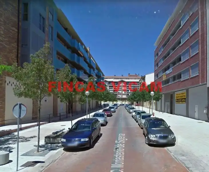 Vista exterior de Garatge en venda en Huesca