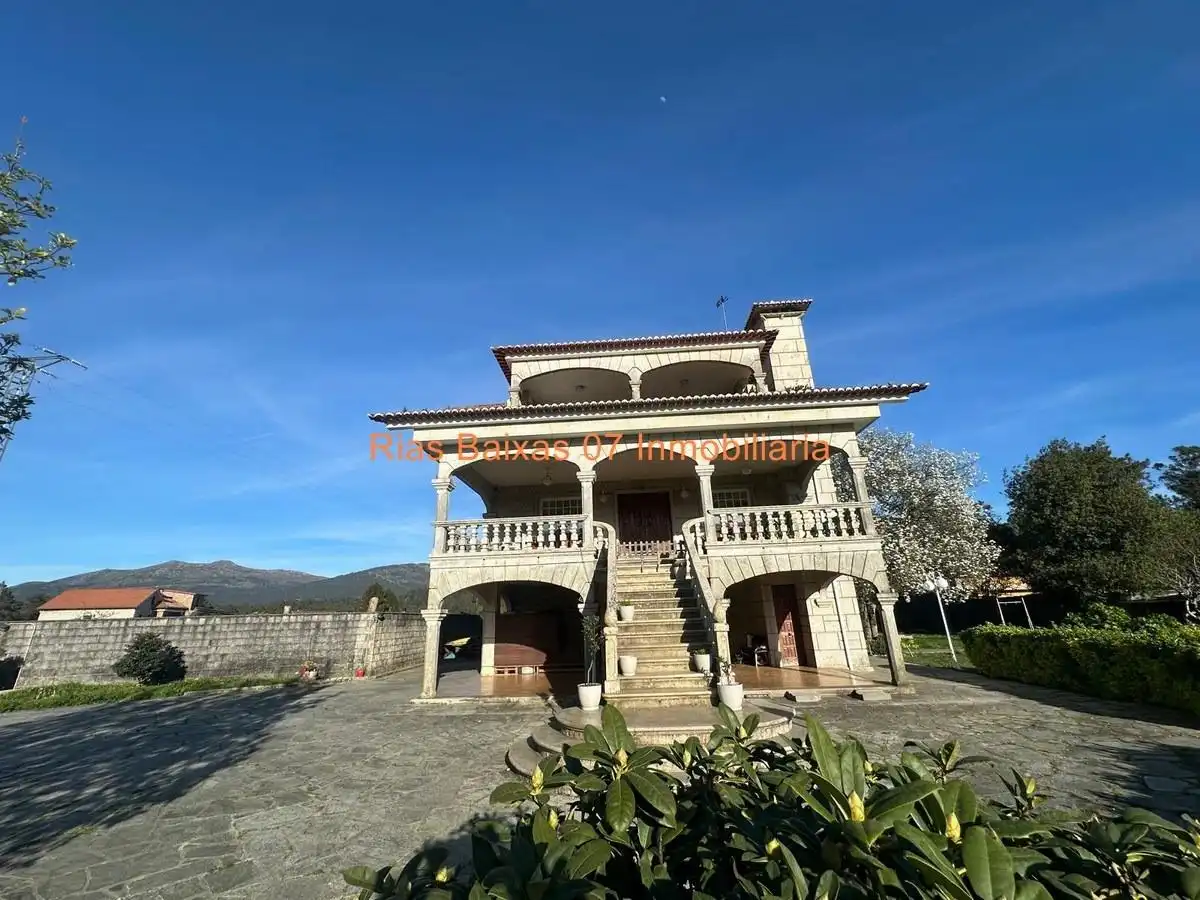 House with garden for sale in Mos, imagen 8
