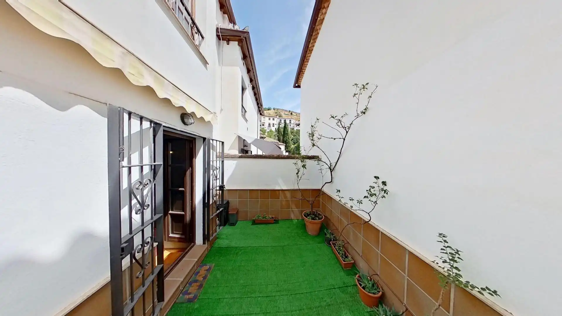 Außenansicht von Wohnung zur Miete in Granada mit Klimaanlage, Heizung und Möbliert