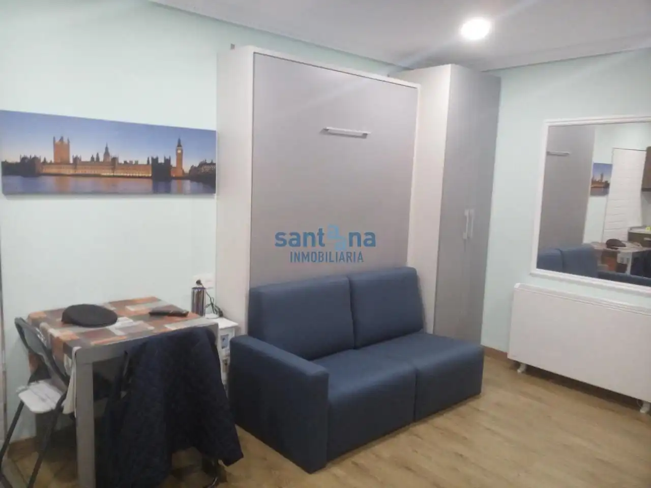 Dormitori de Loft de lloguer en León Capital  amb Calefacció, Parquet i Moblat