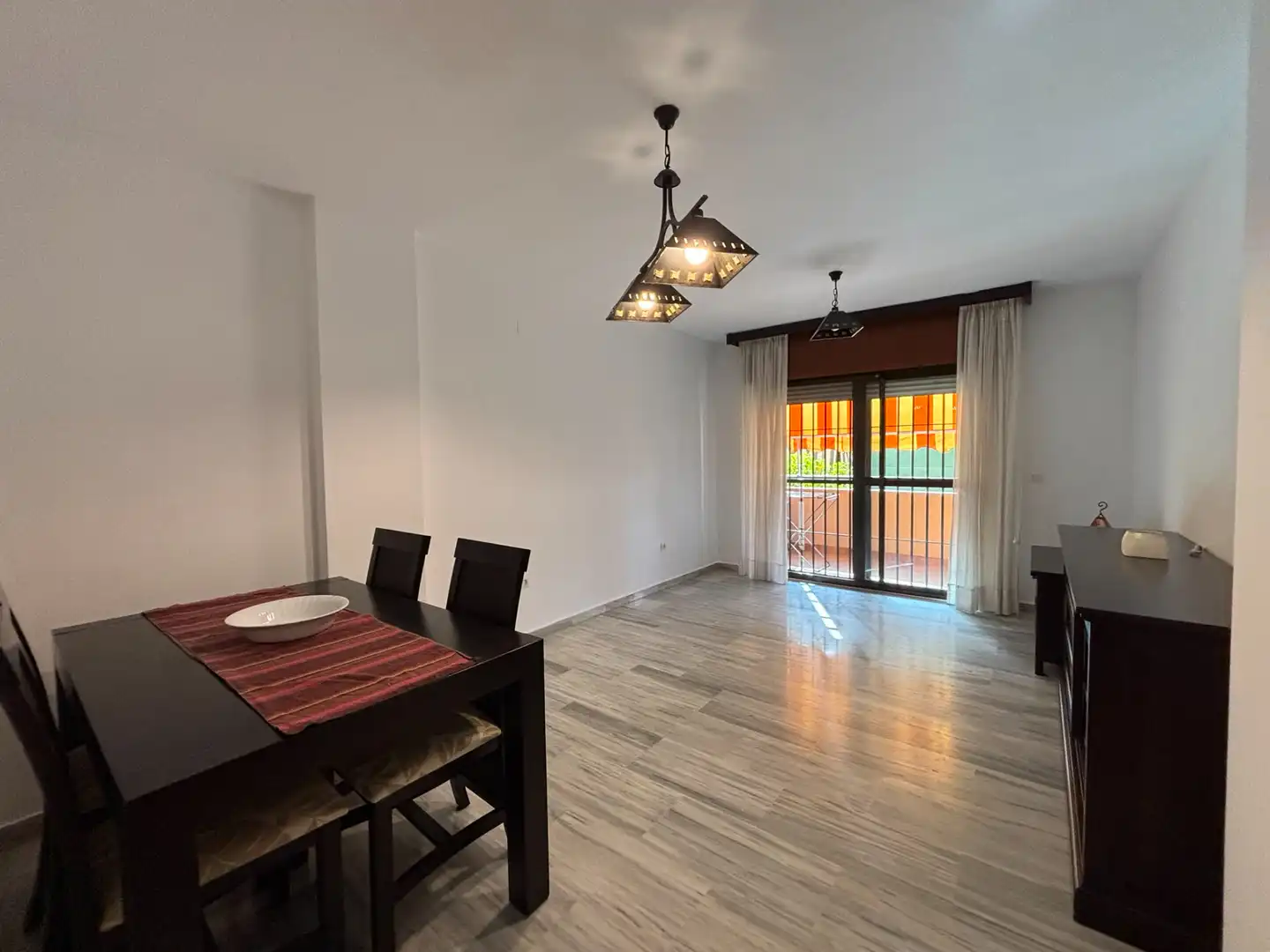 Dining room of Flat for rent in Granada  with Air Conditioner, Heating and Washing machine