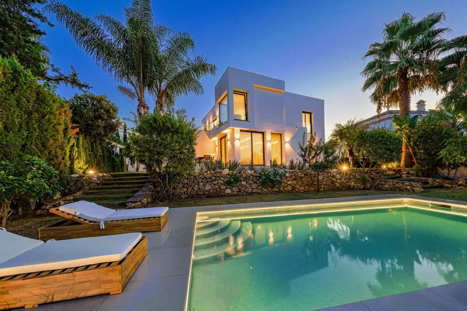 Detached house with pool for sale in Nueva Andalucía, imagen 2