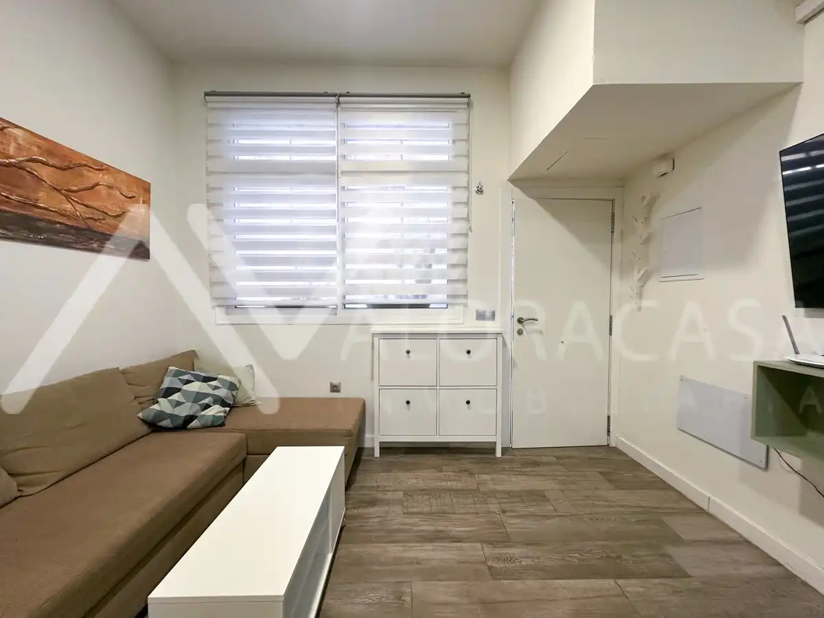 Sala d'estar de Estudi en venda en Málaga amb Moblat