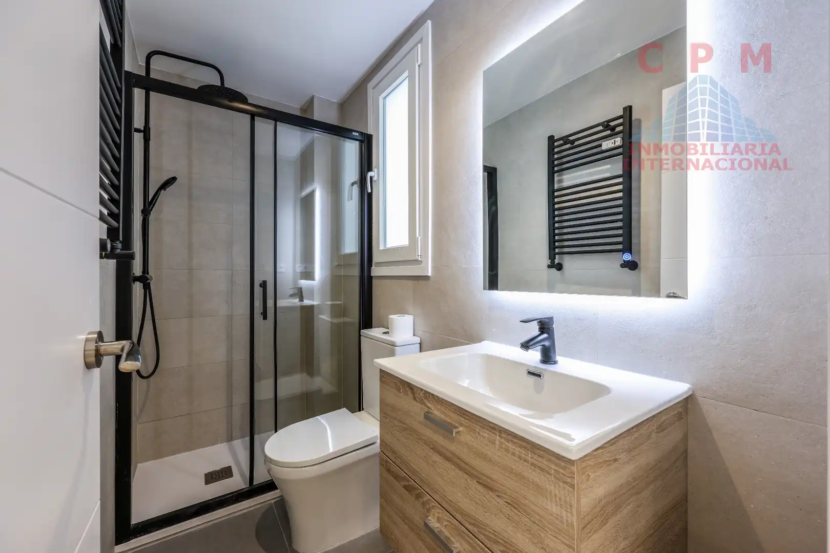 Badezimmer von Wohnung zur Miete in Madrid mit Klimaanlage, Heizung und Möbliert