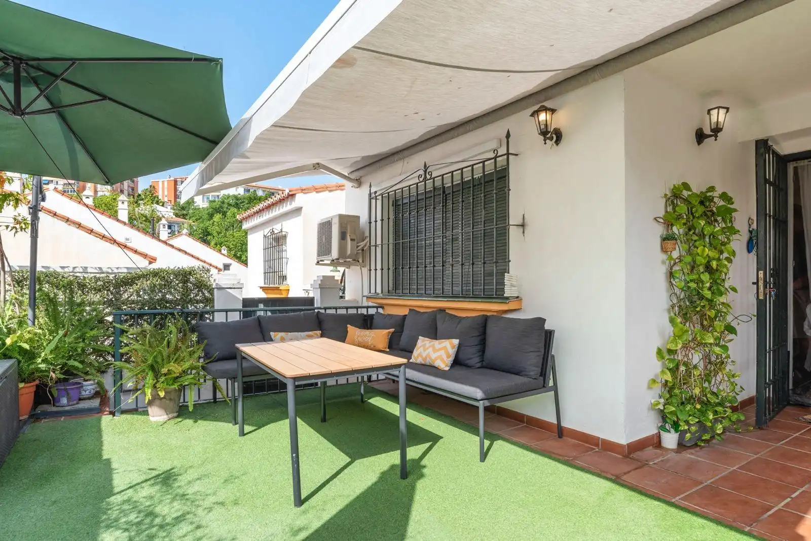 Terrassa de Casa adosada en venda en Torremolinos amb Aire condicionat, Terrassa i Piscina comunitària