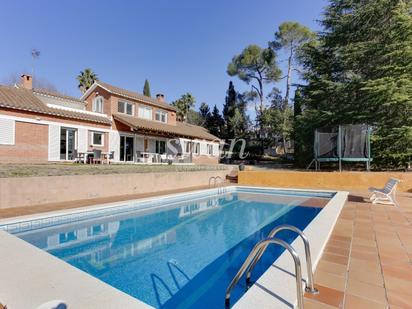 Swimming pool of House or chalet for sale in Sant Cugat del Vallès  with Air Conditioner, Terrace and Swimming Pool