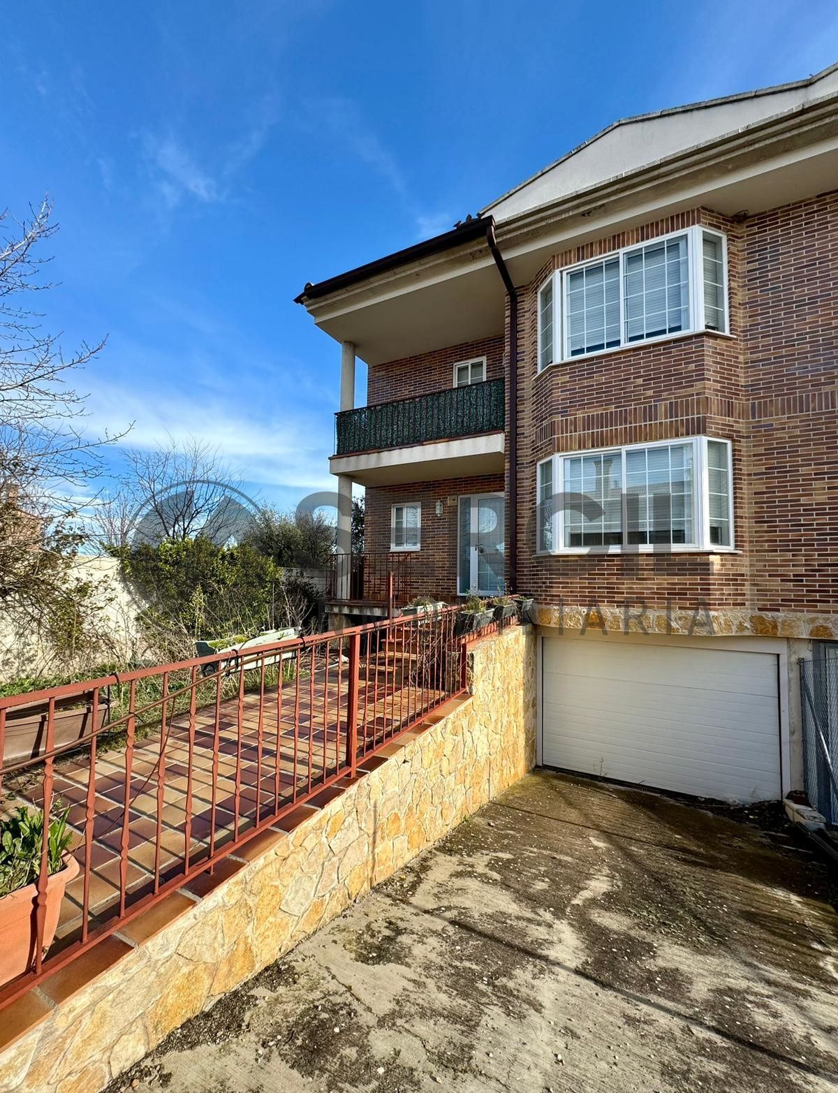 Vista exterior de Casa o xalet en venda en Encinillas amb Calefacció, Jardí privat i Terrassa