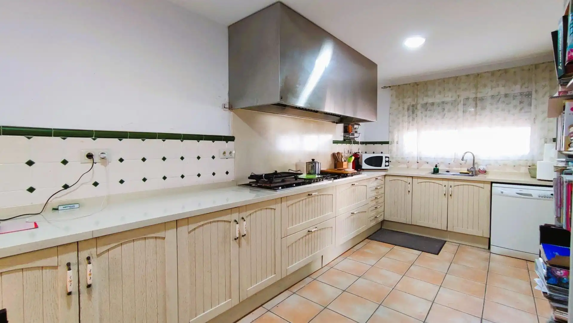 Cocina de Casa o chalet en venta en Gandia con Aire acondicionado, Calefacción y Jardín privado