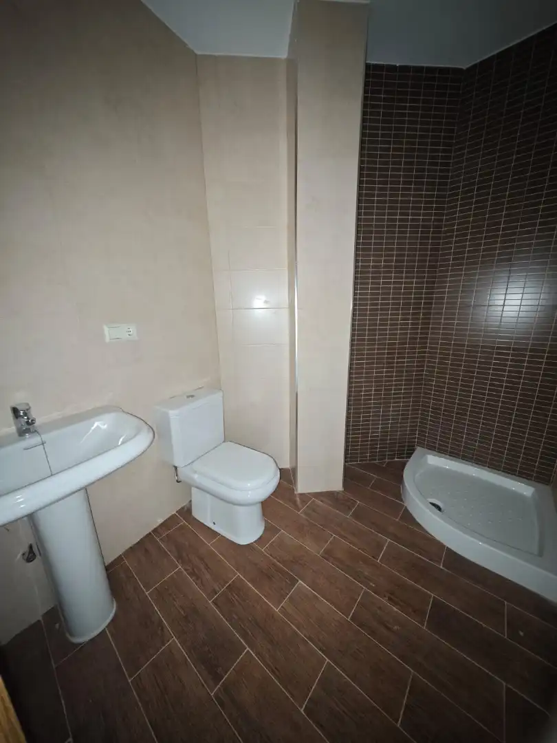 Bany de Pis en venda en Baeza amb Aire condicionat