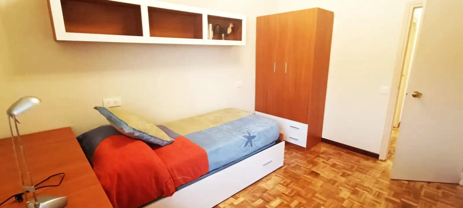 Dormitori de Pis en venda en Zamora Capital  amb Calefacció i Parquet