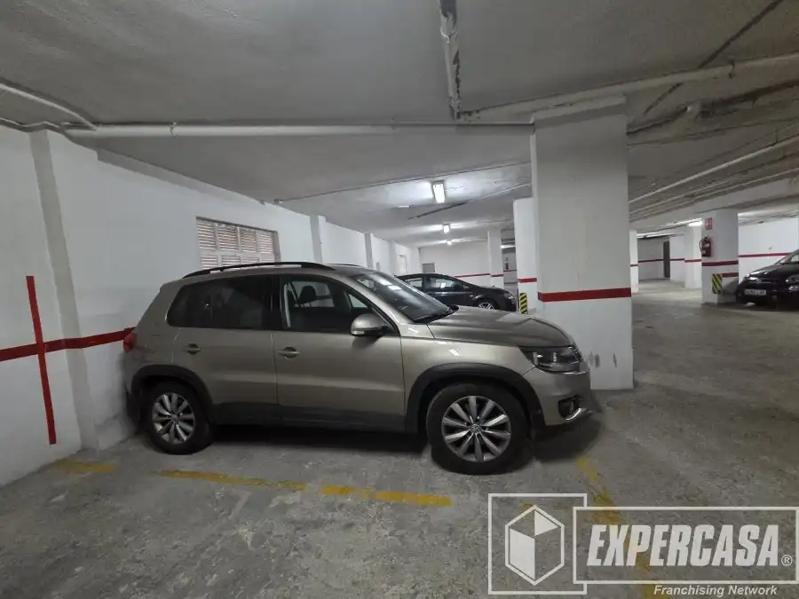 Aparcament de Apartament de lloguer en Cullera amb Terrassa, Piscina i Moblat