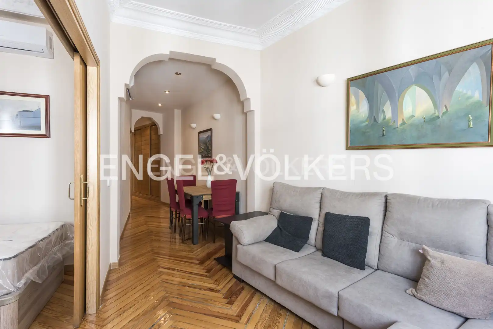 Flat for rent in Madrid  with Air Conditioner, Heating and Furnished
