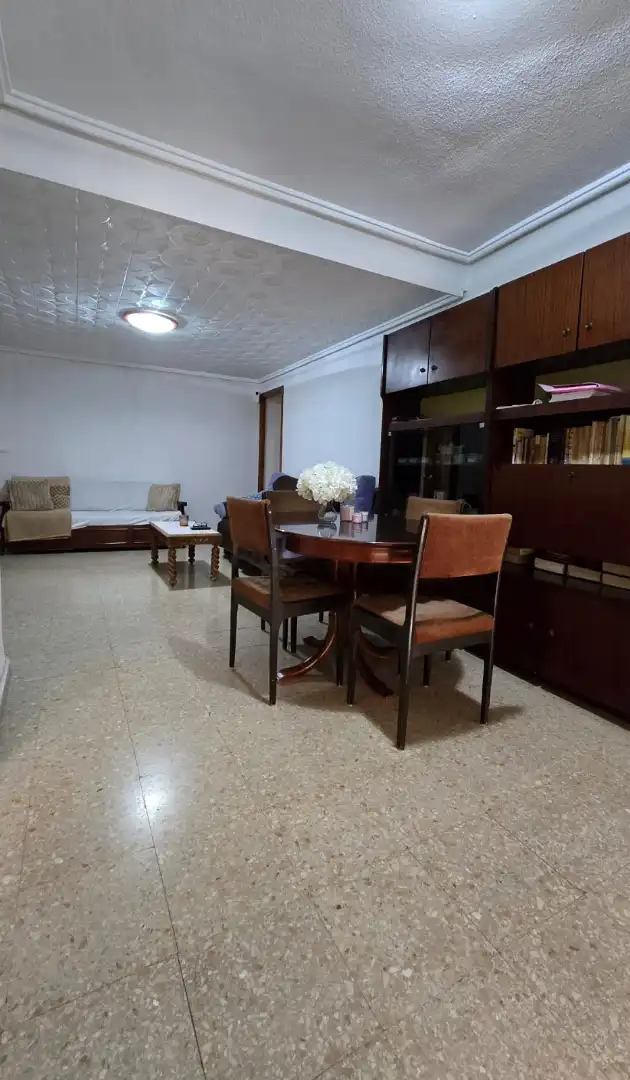 Dining room of Flat for rent in Valencia  with Air Conditioner, Heating and Oven
