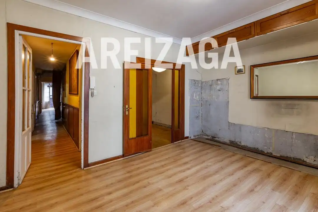 Pis en venda en Donostia - San Sebastián  amb Calefacció i Balcó
