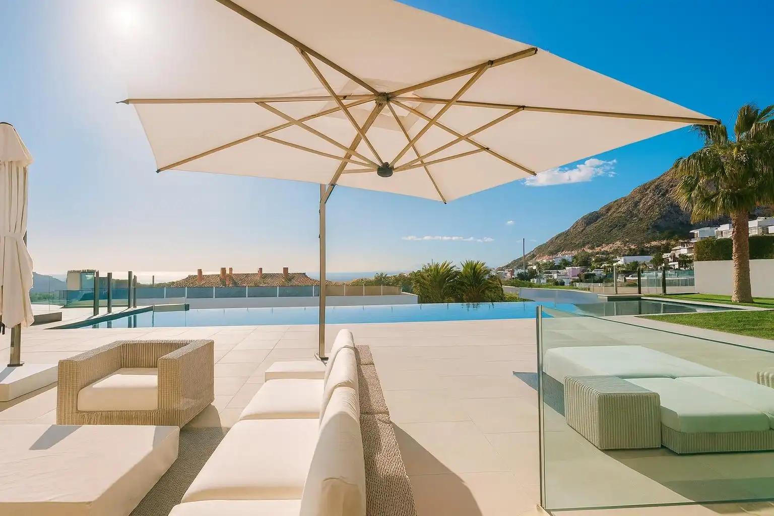 Villa avec piscine à vendre à Golf Bahía, imagen 5