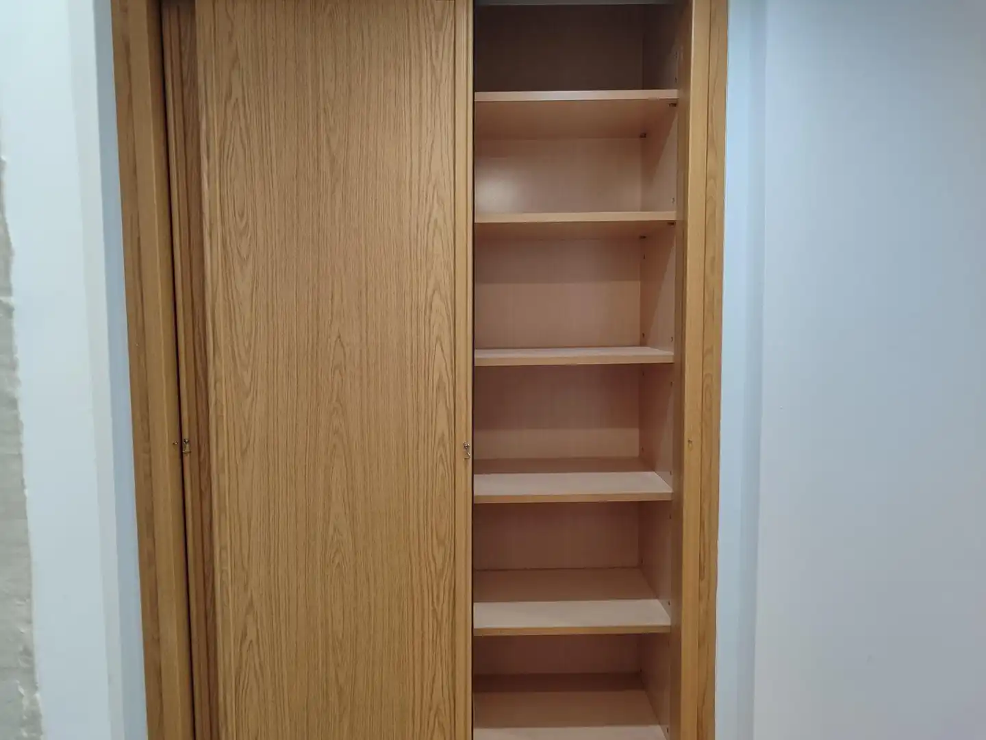 Bedroom of Flat for rent in Oviedo   with Heating, Terrace and Furnished