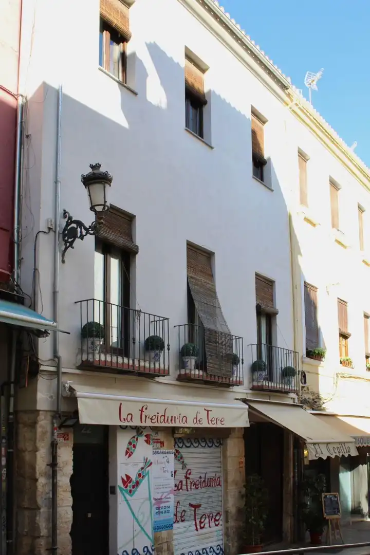 Vista exterior de Edificio en venta en Granada