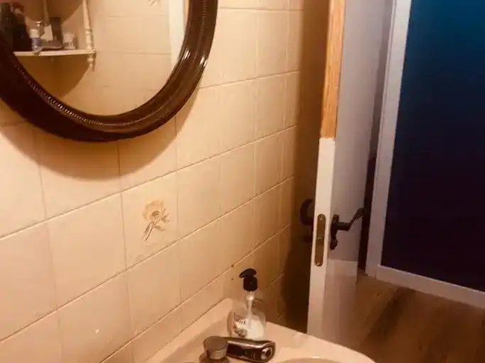 Baño de Piso en venta en Muxía con Parquet y Trastero