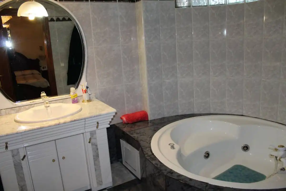 Bathroom of Detached homes for sale in Ciudad Real  with Air Conditioner, Heating and Terrace