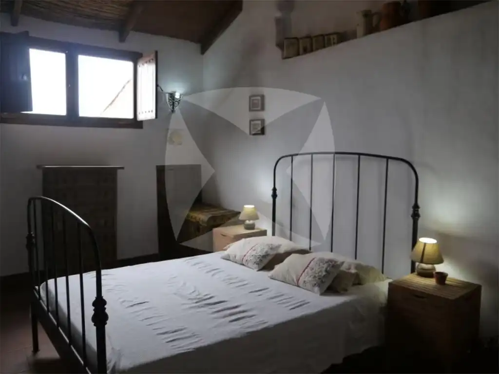 Houses for sale in Calle Puerta Valencia, Alburquerque