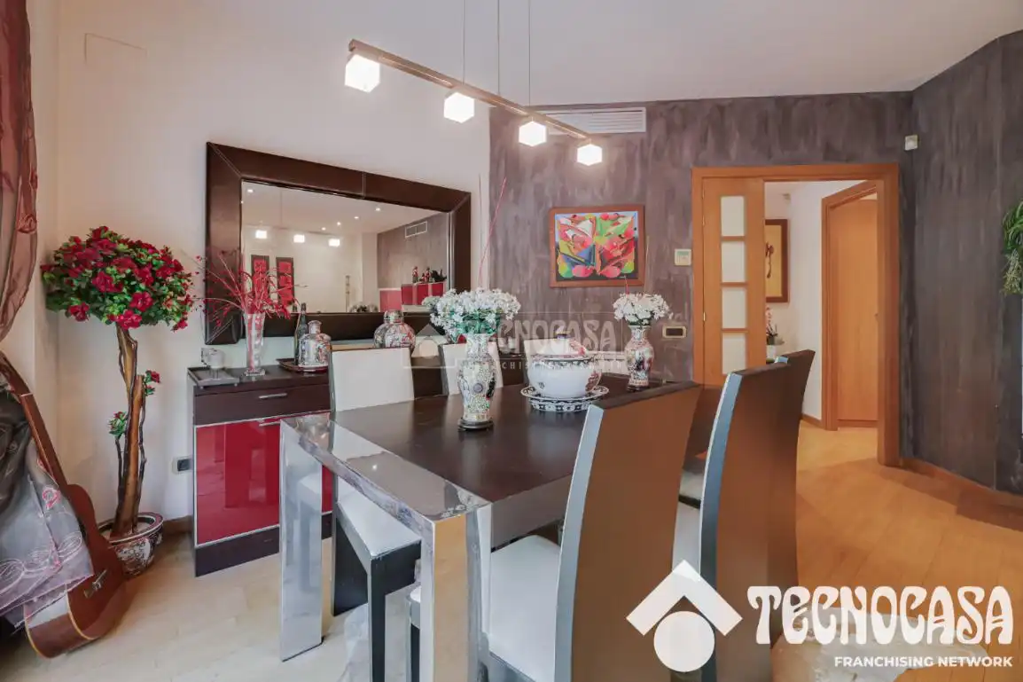 Esszimmer von Wohnung zum Verkauf in Barcelona mit Klimaanlage, Abstellraum und Balkon
